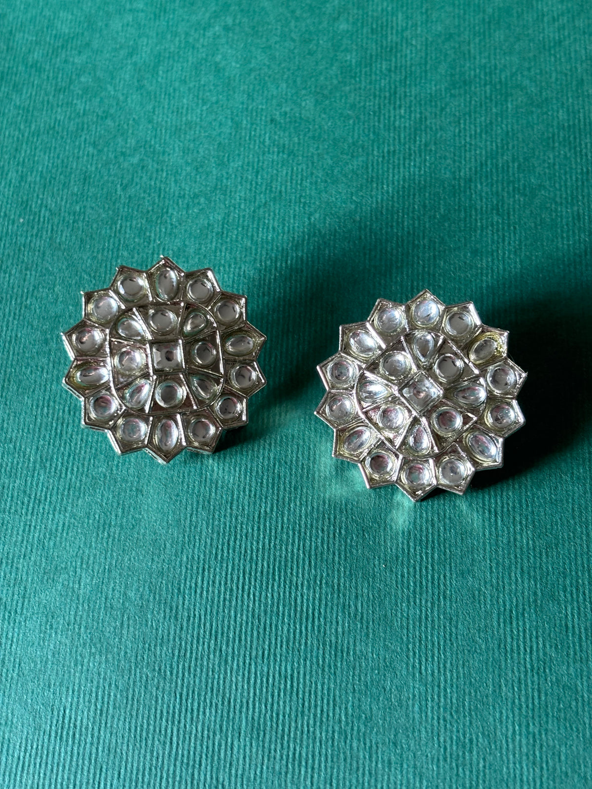 Zuhaina Kundan Studs