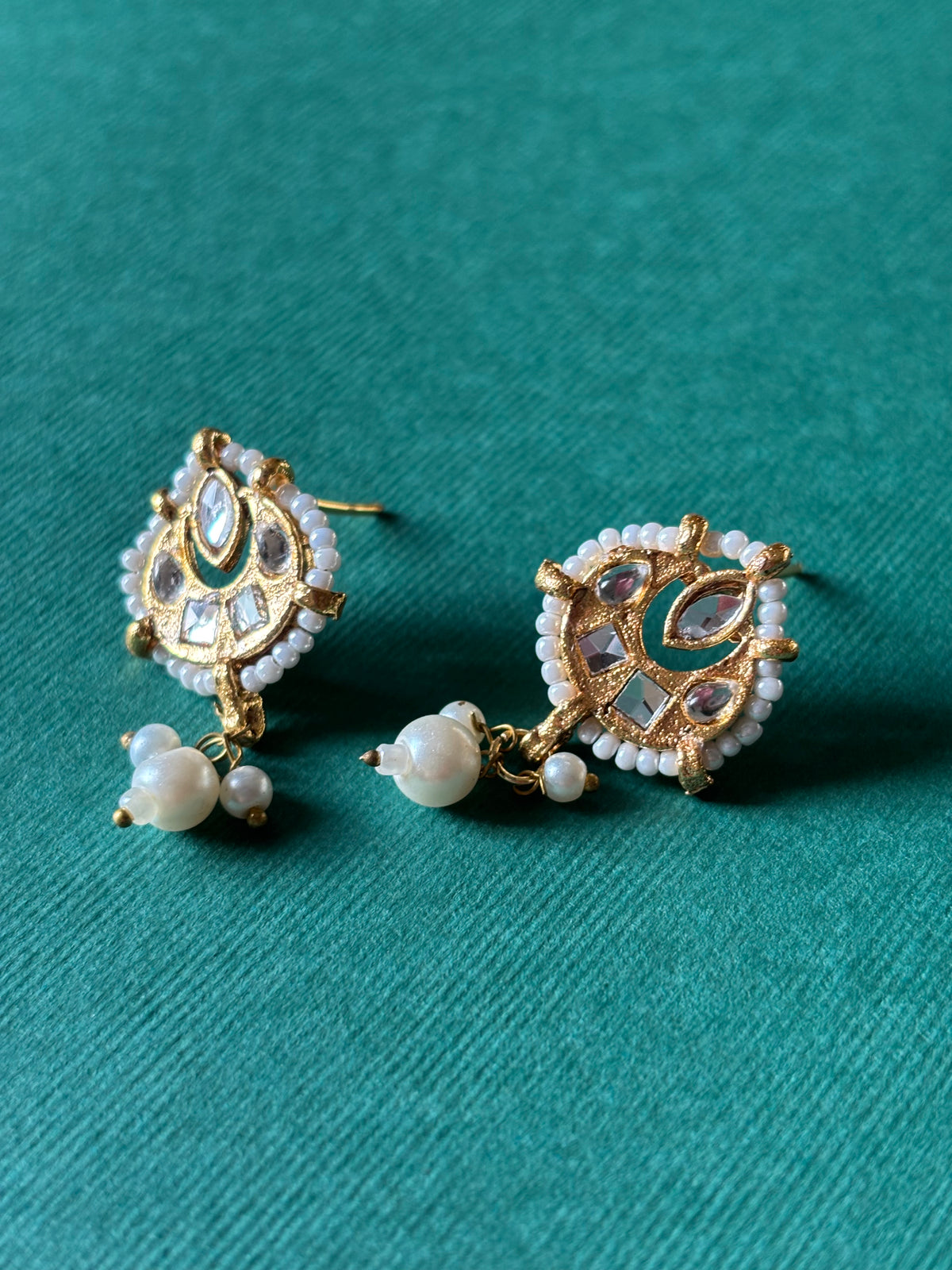 Limina Kundan Studs